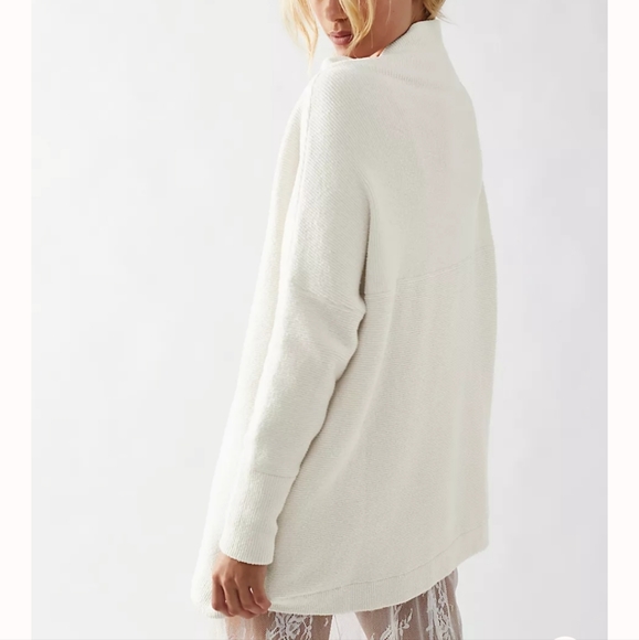 Free People Slouchy Ottoman Tunic- Size Medium in Ecru - Picture 3 of 8